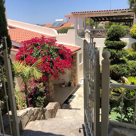 Daria Kamares Tala Luxury Sea View וילה