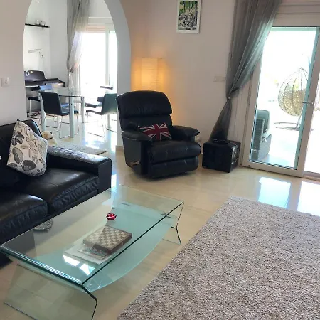 Villa Villa Daria Four Bedroom Kamares Village, Tala Paphos