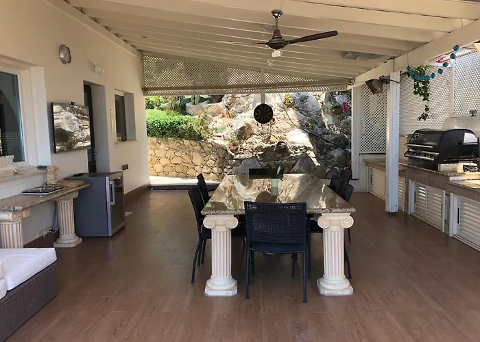 Daria Kamares Tala Luxury Sea View