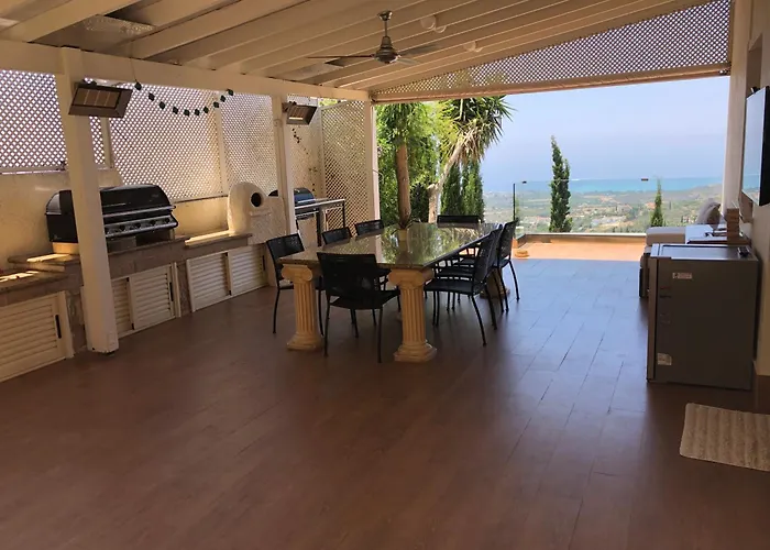 Daria Kamares Tala Luxury Sea View Paphos