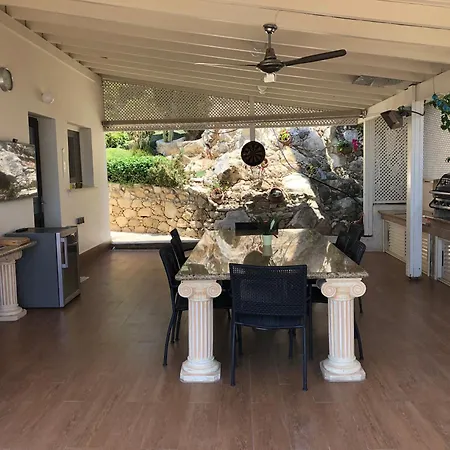 Daria Kamares Tala Luxury Sea View